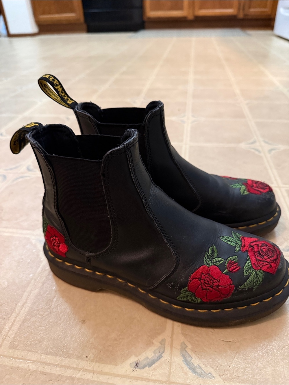 Dr. Martens Vonda Rose Boot Shoes sz6